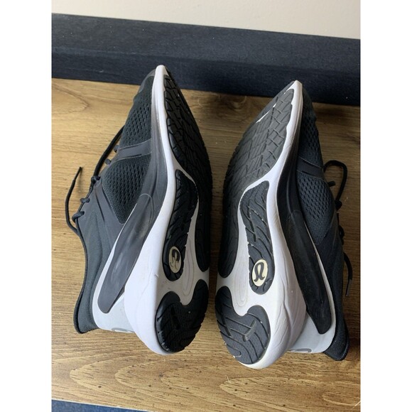 Lululemon Sneakers Women Sz 8.5 Black White Blissfeel Run 2 Running Lace Up READ - Picture 5 of 10